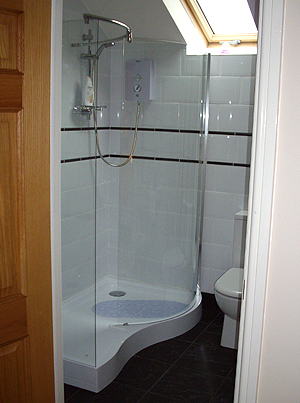 Guest House Shower in Owl Suite at Coach and Horses Bed and Breakfast Llanidloes